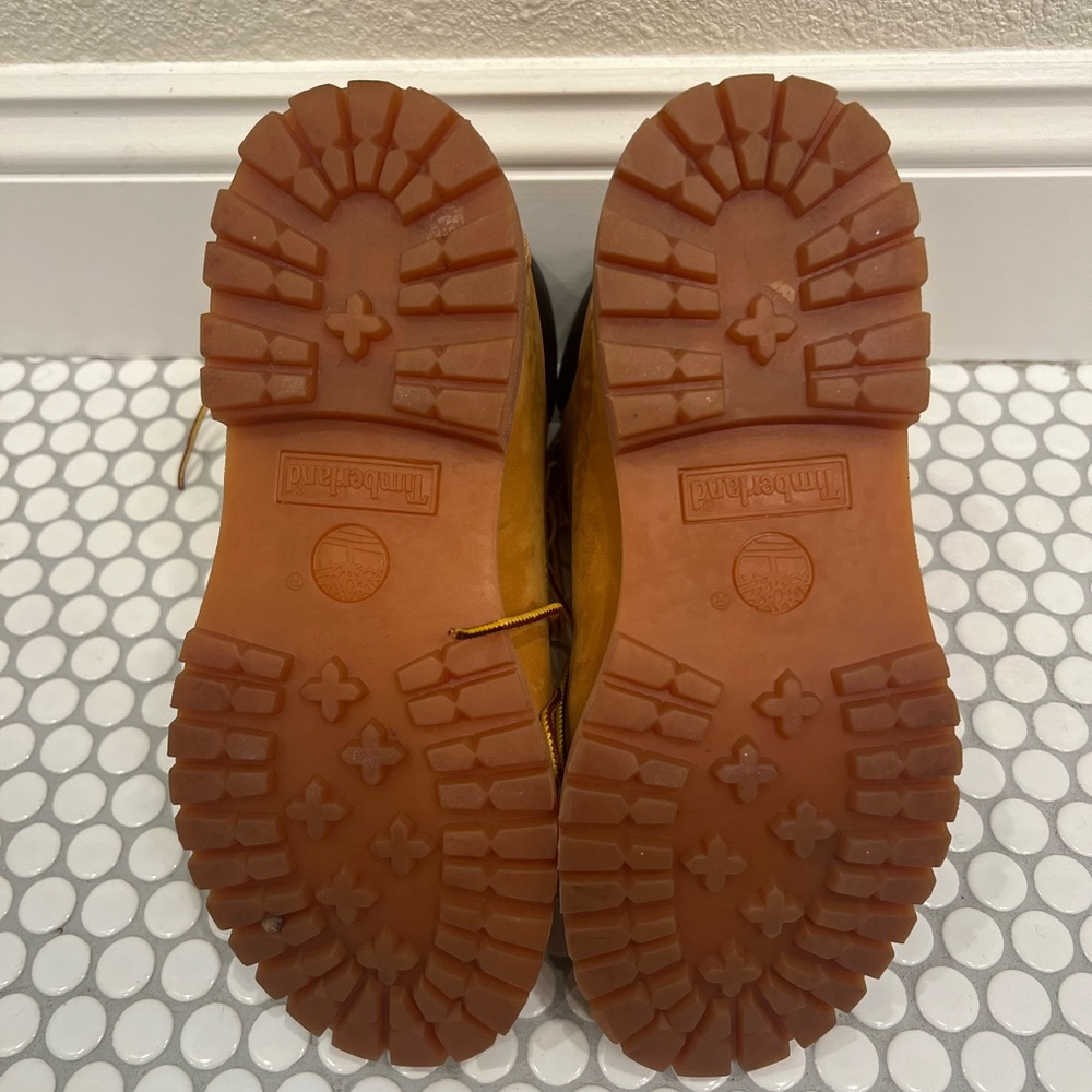 Timberland Boots (wheat/ brown women’s size 7) - Picture 5 of 6